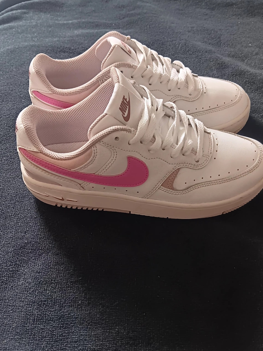 Nike Women’s White Sneakers with Pink Swoosh